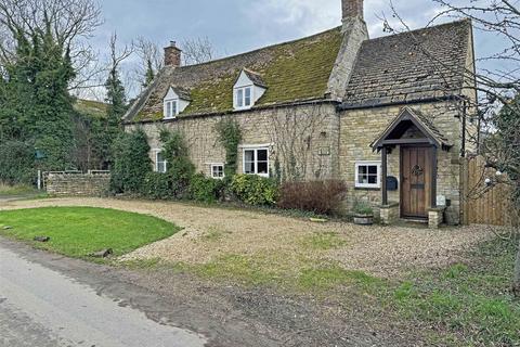 4 bedroom cottage for sale, Bainton Green Road, Ashton, Stamford