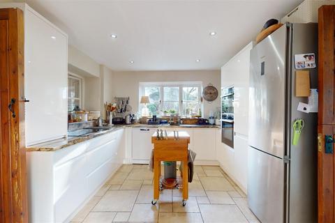 4 bedroom cottage for sale, Bainton Green Road, Ashton, Stamford