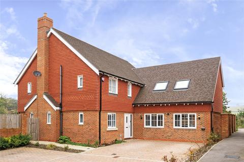 5 bedroom detached house to rent, Hay Meadow, Lenham, Maidstone, Kent, ME17