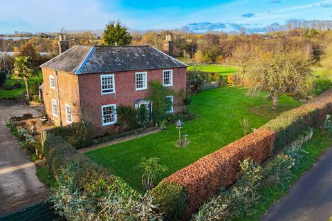 4 bedroom detached house for sale, Foxes Lane, Romsey SO51