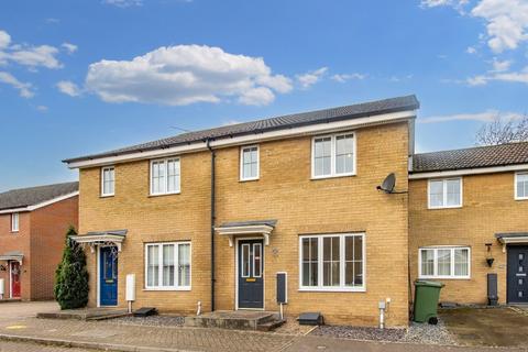 3 bedroom terraced house to rent, Russet Way, Dereham