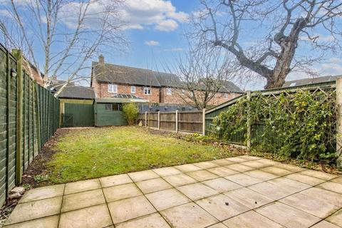 3 bedroom terraced house to rent, Russet Way, Dereham