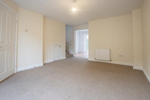 3 bedroom terraced house to rent, Russet Way, Dereham