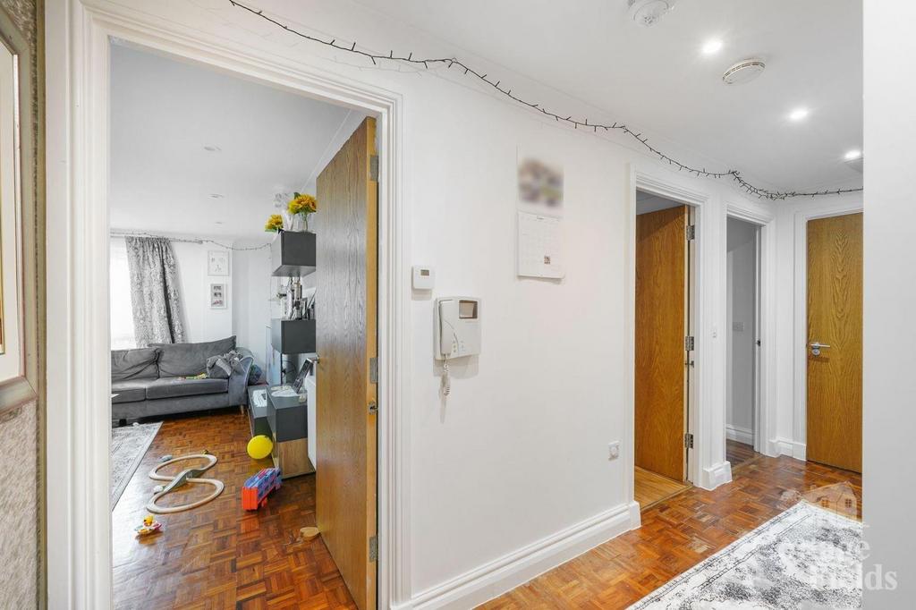 Flat 13, Geary Court - HYB7 L5c4 OESGHw BPZcw G.jpg
