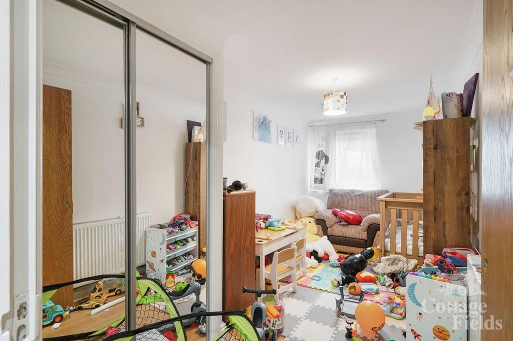 Flat 13, Geary Court - r I7z Mr Qwm MQJCO3j PUea.jpg