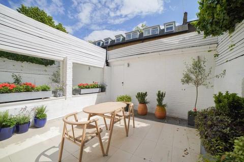 4 bedroom mews to rent, Boyne Terrace Mews, Holland Park, London, W11