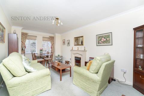 1 bedroom flat for sale, Bampton Court, Blakesley Avenue, Ealing, W5