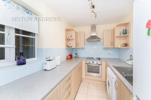 1 bedroom flat for sale, Bampton Court, Blakesley Avenue, Ealing, W5