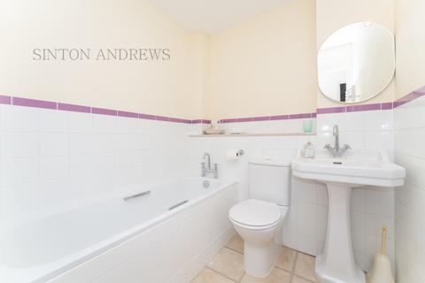 1 bedroom flat for sale, Bampton Court, Blakesley Avenue, Ealing, W5