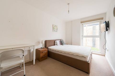 2 bedroom flat to rent, Forge Square, Isle Of Dogs, London, E14