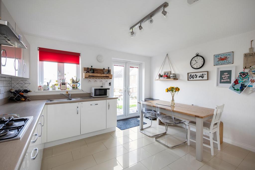 Fitted Kitchen/Breakfast Room