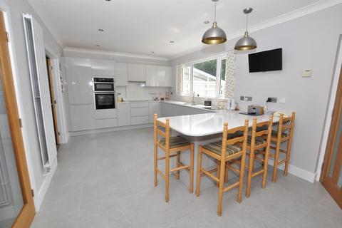 undefined, Lon Las, St. Clears, Carmarthen