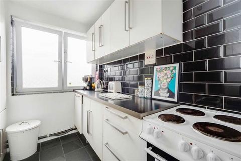 1 bedroom flat to rent, Crosby Row, London SE1