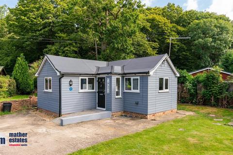 1 bedroom chalet for sale, Spielplatz, Lye Lane, Bricket Wood