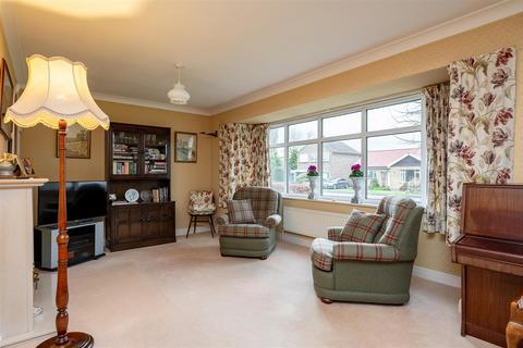 3 bedroom bungalow for sale, Malton Road, Pickering YO18