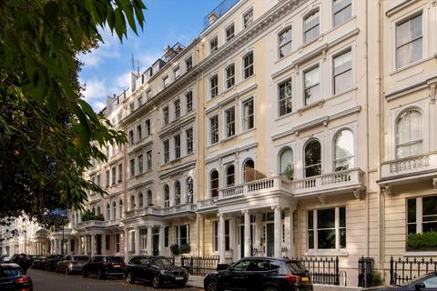 4 bedroom apartment to rent, Cornwall Gardens, SW7