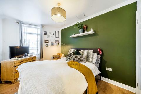 2 bedroom flat for sale, Streatham Hill, London SW2