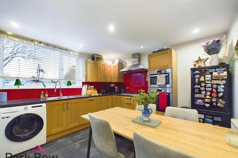 3 bedroom end of terrace house for sale, Beechwood Close, Sherburn In Elmet, Leeds