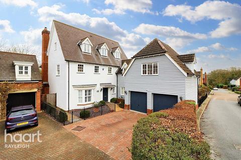 5 bedroom detached house to rent, Wood Avenue, Hockley