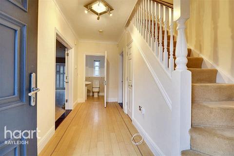 5 bedroom detached house to rent, Wood Avenue, Hockley