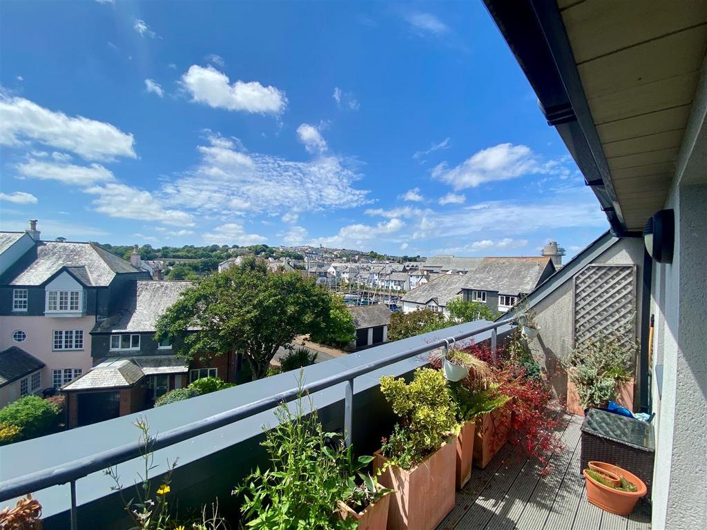 Balcony new.jpg