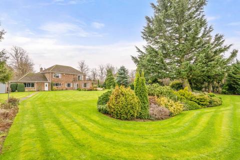 3 bedroom detached house for sale, Casthorpe Road, Grantham NG32