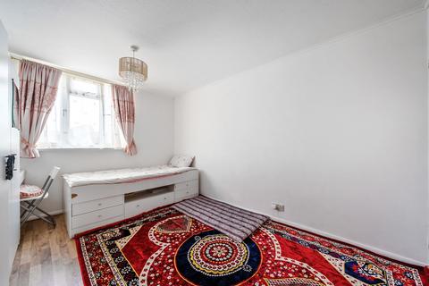 68 Crocus Field, Barnet, EN5 2UB