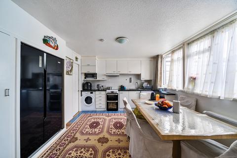 68 Crocus Field, Barnet, EN5 2UB