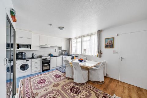 68 Crocus Field, Barnet, EN5 2UB