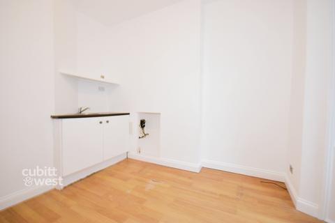 Studio to rent, Lower Rock Gardens Brighton BN2