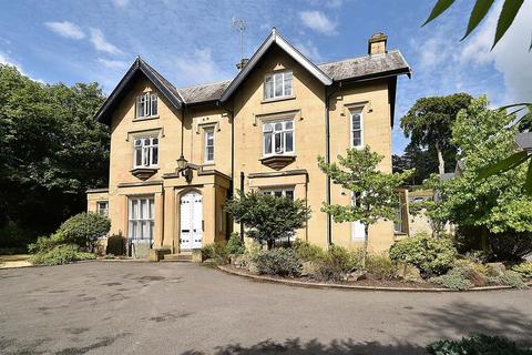 2 bedroom flat to rent, Carterbench House, Clarence Road, Bollington, SK10 5JZ