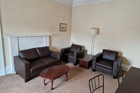 4 bedroom flat to rent, Bell Street, St Andrews, KY16