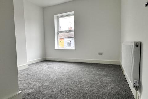 2 bedroom house to rent, Harrowby Road, Birkenhead,