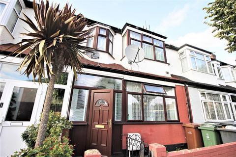 4 bedroom terraced house to rent, Overton Road, London E10