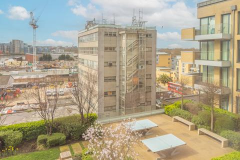 4 bedroom apartment to rent, Central Avenue, Fulham SW6