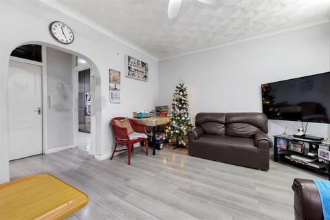 2 bedroom flat for sale, Livingstone Road ¦ Southall ¦ UB1