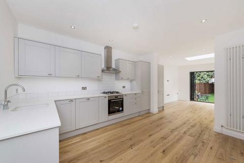 3 bedroom flat to rent, Worple Road, London SW20