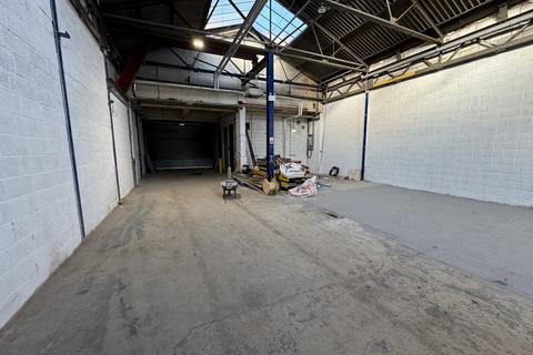 Industrial unit to rent, Bay 3, 875-901 Tyburn Road, Erdington, Birmingham, B24 9NY