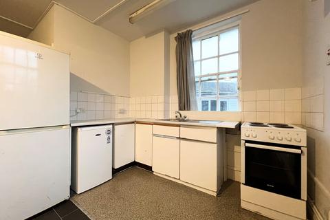 Studio to rent, Latymer Road, Edmonton, N9