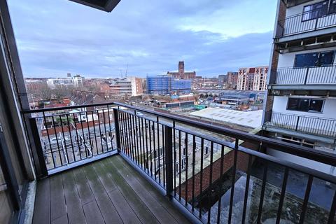 1 bedroom apartment to rent, 1 bed with balcony in Baltic Triangle