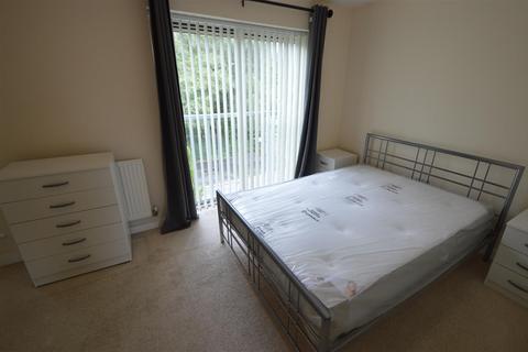 4 bedroom house to rent, Jackson Crescent, Manchester M15