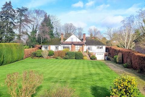 3 bedroom chalet for sale, Brook Lane, Lindfield, RH16