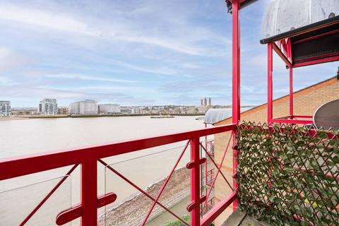 65 Caledonian Wharf, London, E14 3EN