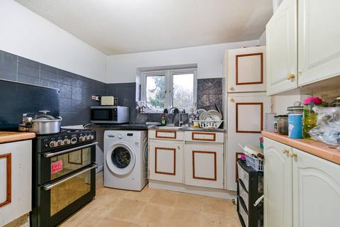 2 bedroom maisonette for sale, Channel Close, Hounslow, TW5