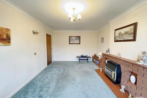 3 bedroom semi-detached bungalow for sale, Moor Park Court, Dewsbury