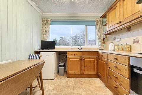 3 bedroom semi-detached bungalow for sale, Moor Park Court, Dewsbury