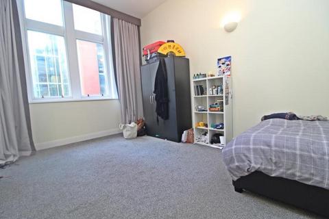 2 bedroom flat to rent, 6 High Street, Gwent NP20