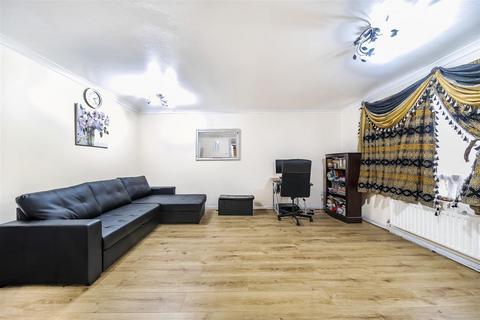 2 bedroom flat for sale, Selhurst Road, London