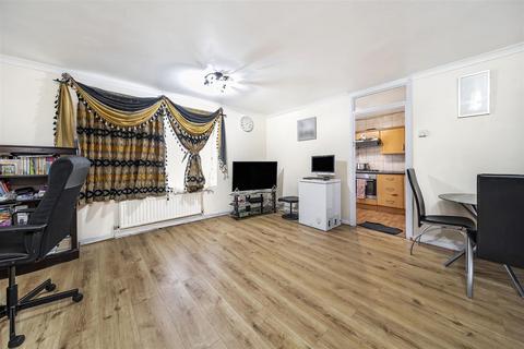 2 bedroom flat for sale, Selhurst Road, London