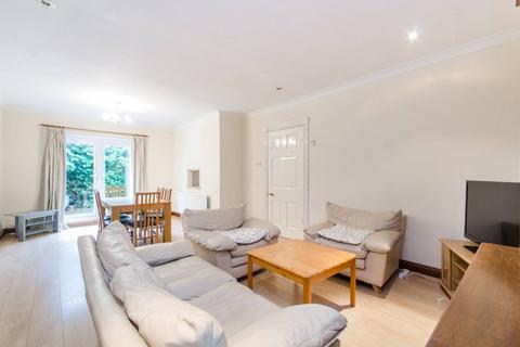 4 bedroom detached house to rent, Woodside, Wimbledon, London, SW19